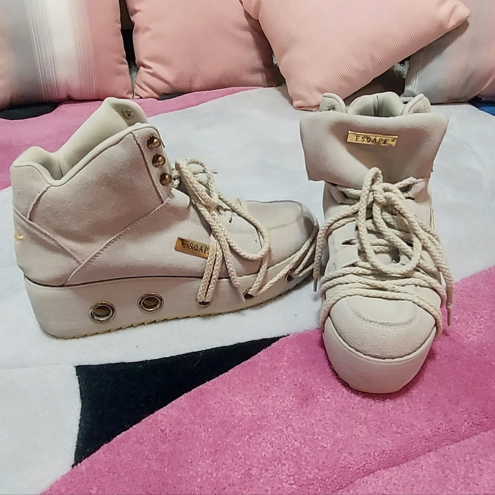 YRU Sand Storm Esqape Sheidlina Platform Shoes